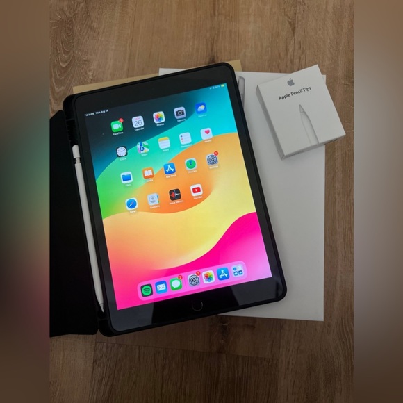 Apple iPad 9th Generation - Picture 4 of 11